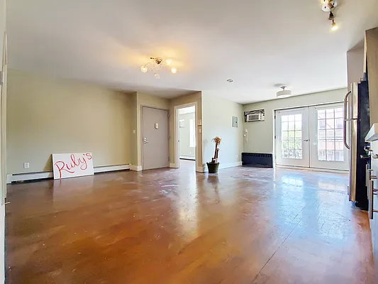 Rented by HTB REALTY LLC | media 9