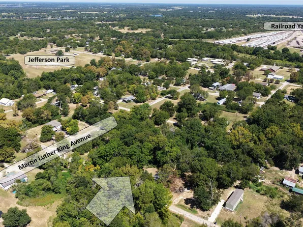 325 Jackson St, Teague, TX 75860