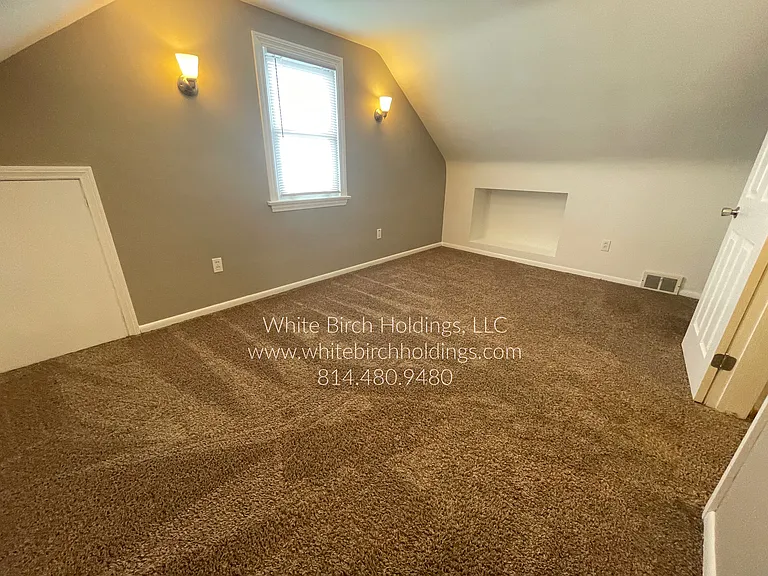 758 E 34th St — Photo 14
