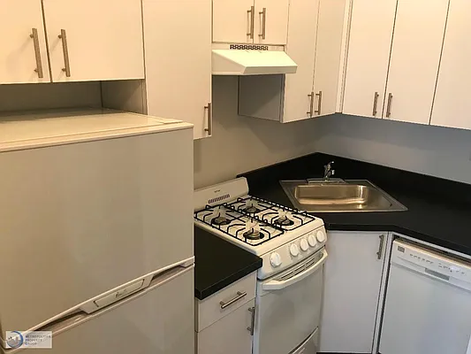 Rented by Metropolitan Property Group | media 7