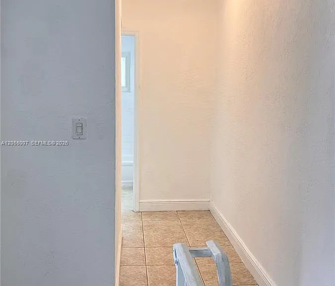 984 W 40th St #2 — Photo 26