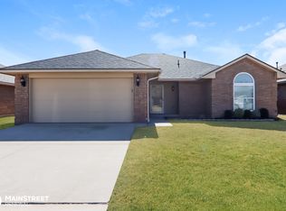 11644 SW 10th St, Yukon, OK 73099