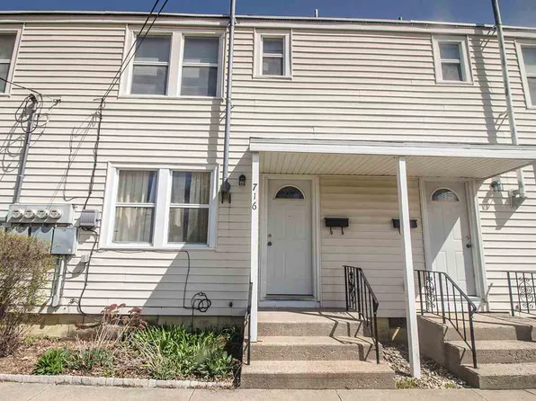 714 W 1st St, Junction City, KS 66441