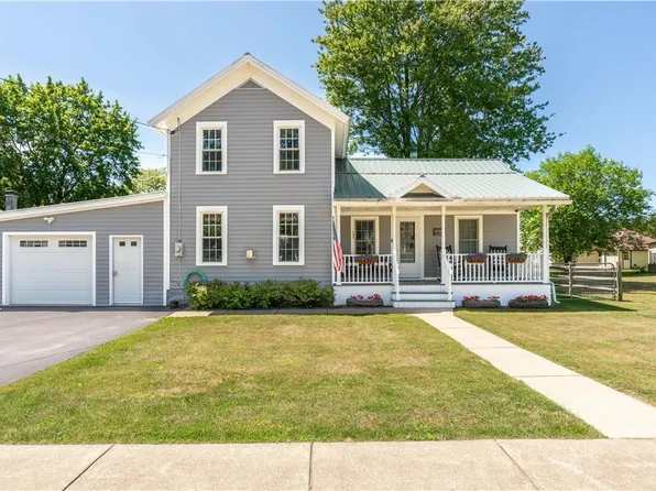 10584 Elm St, North Collins, NY 14111