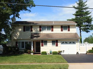 27 Hastings Rd, Old Bridge, NJ 08857