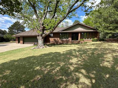 1907 Burr Pkwy, Dodge City, KS, 67801
