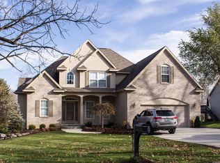 1057 S East St, Fenton, MI 48430