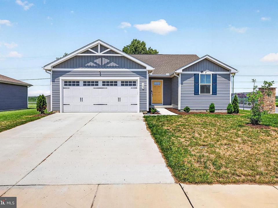 1st image of 102 Pond View Ln