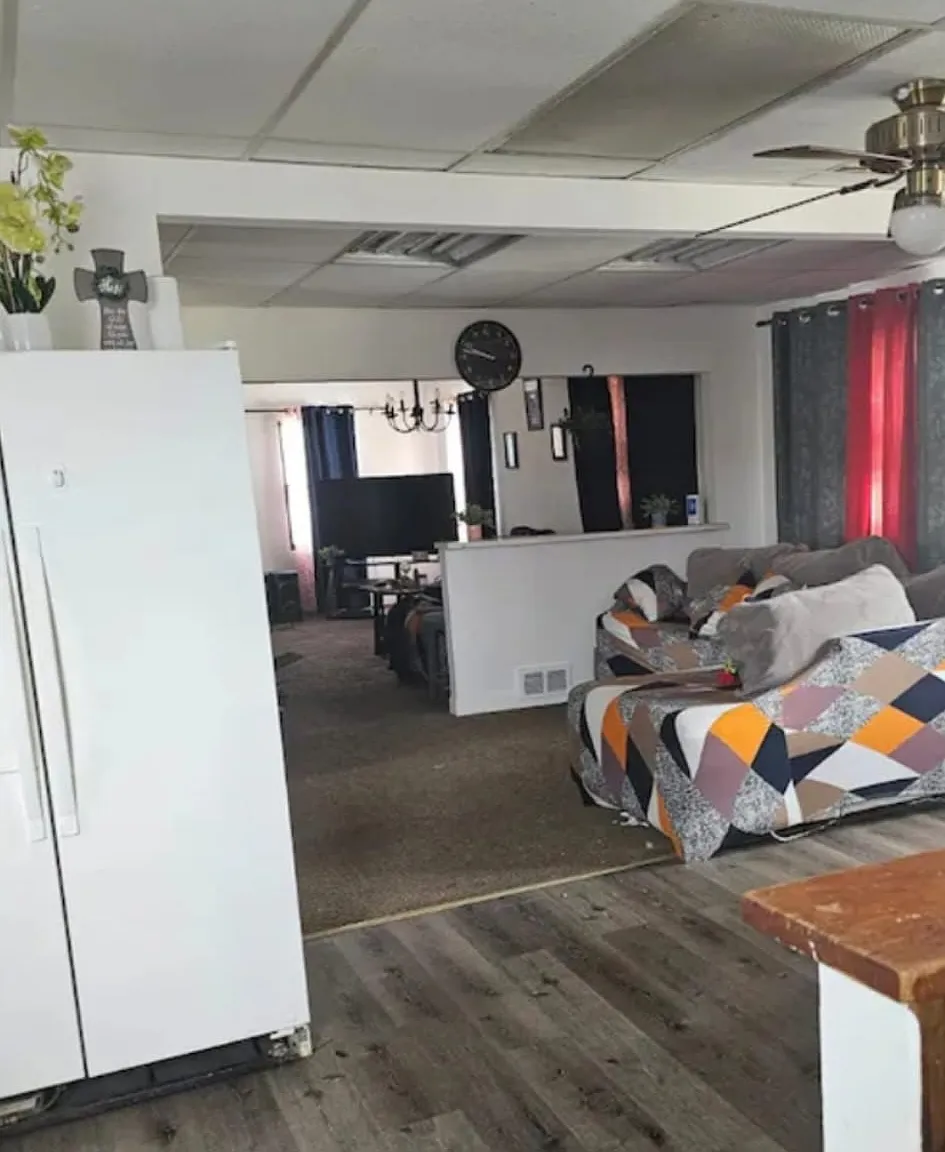 4 bed, 1.5 bath, 3125 sqft, $2,700 — Photo 4