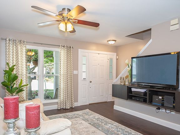 2nd image of 4441 Southview Way Dr
