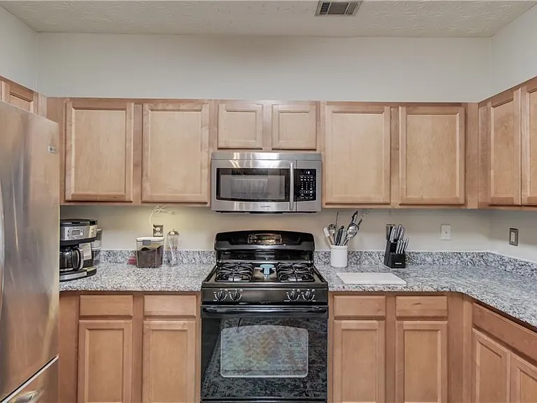 2230 Hawks Bluff Trl — Photo 9