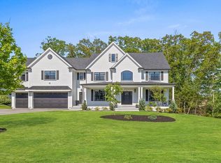 16 Sandpiper Cir, Danvers, MA 01923