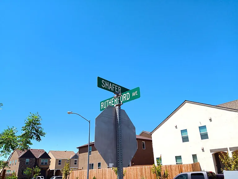 4244 Rutherford Ave — Photo 25