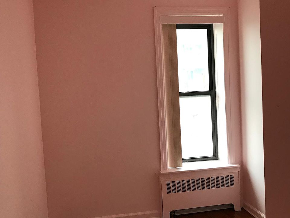 1st image of 14909 Northern Blvd APT 3D