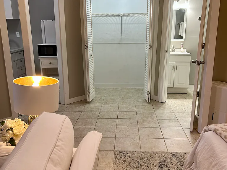 1610 McDuff Ave S #2 — Photo 11