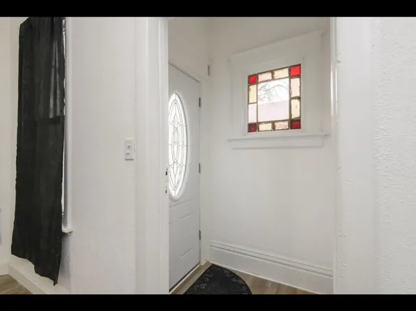 2111 S 25th St, Milwaukee, WI 53215