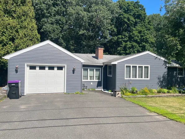 10 Brenan St, Holyoke, MA 01040