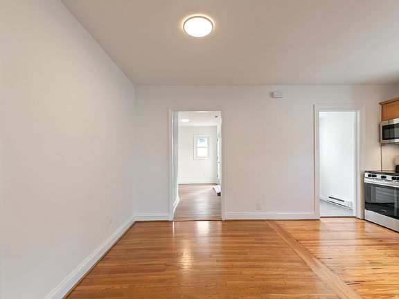 5th image of 2629 Dellrose Ave