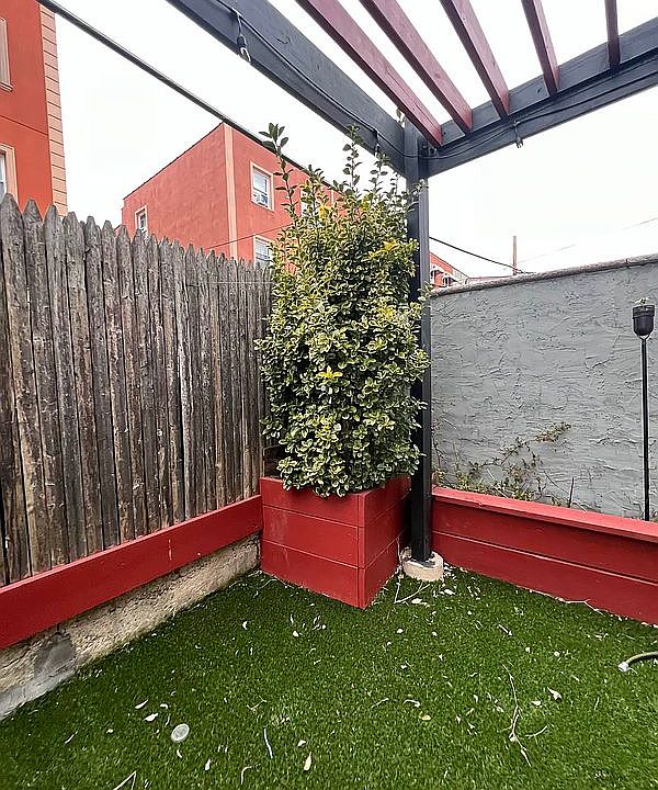 2nd image of 9 Paerdegat 9 St