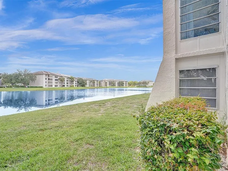 9440 Poinciana Pl #101 — Photo 22