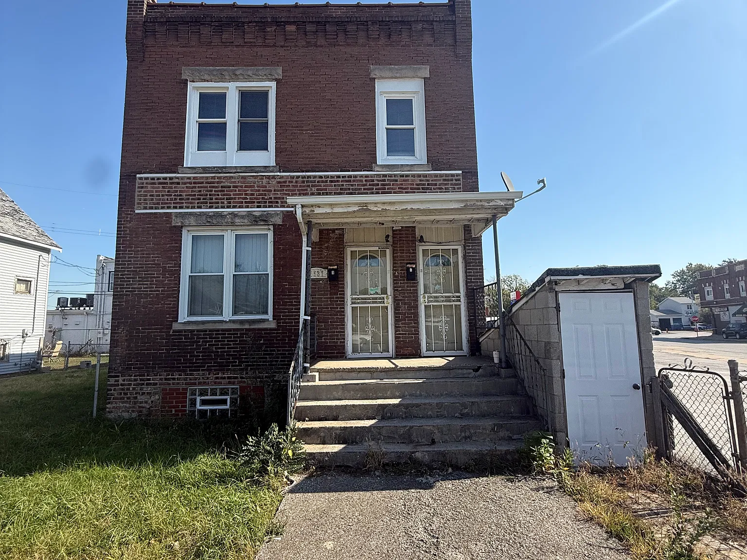 4 bed, 1000 sqft, $1,700 — Photo 1