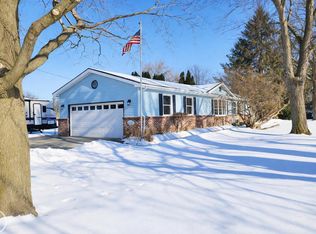 29750 Riverside Bay Ct, Harrison Township, MI 48045