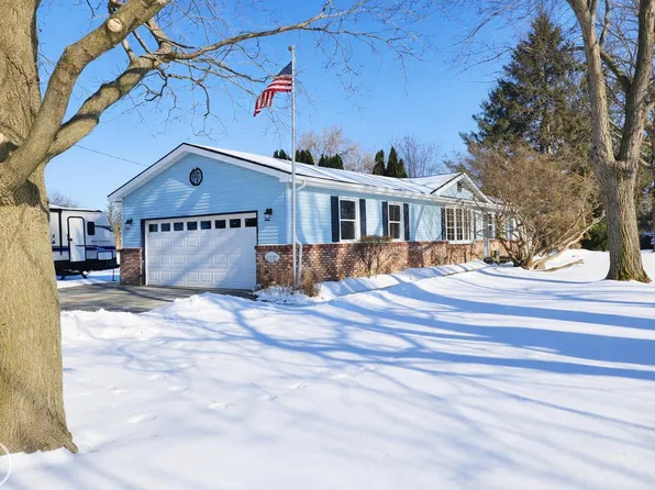 29750 Riverside Bay Ct, Harrison Township, MI 48045