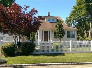 232 Maple St, Islip, NY 11751