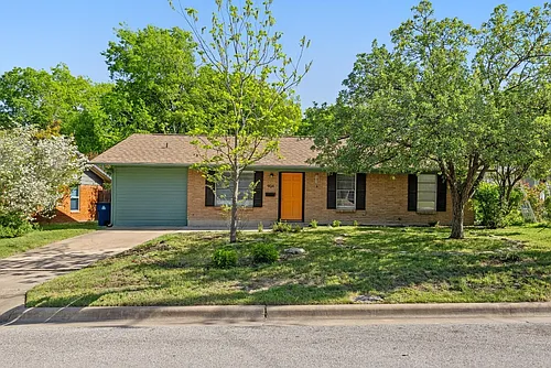 904 Aurora Cir Photo 1