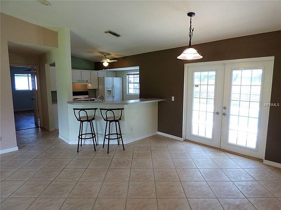 4th image of 2742 Lucaya Ave