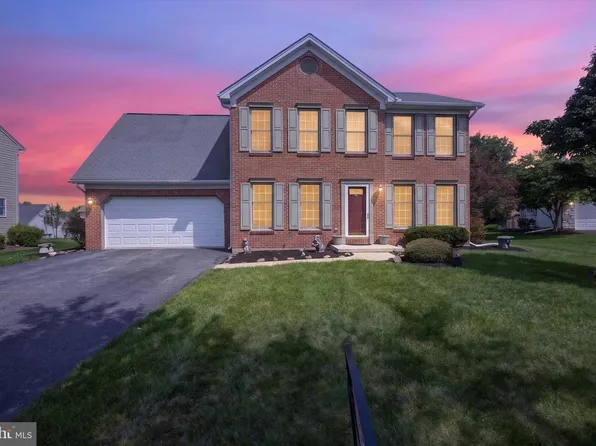 212 Fox Grove Pl, Hummelstown, PA 17036