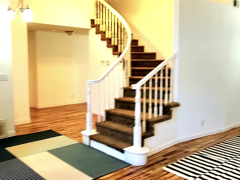 4752 Grandview Dr — Photo 34