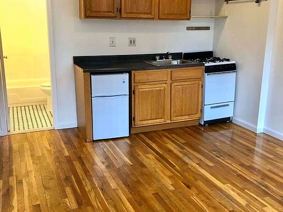 2nd image of 211 6th Ave #1A