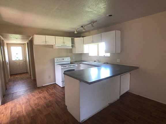 5th image of 1001 Lawndale Ave