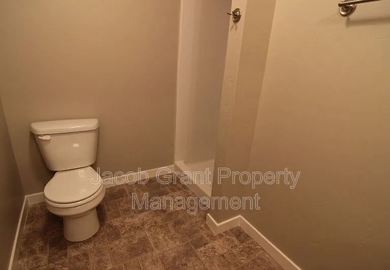 101 Lincoln Dr — Photo 8