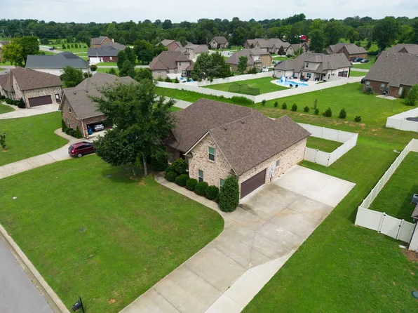221 Waldronview Dr, Lascassas, TN 37085