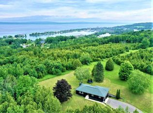 1555 Townsend Rd, Petoskey, MI 49770