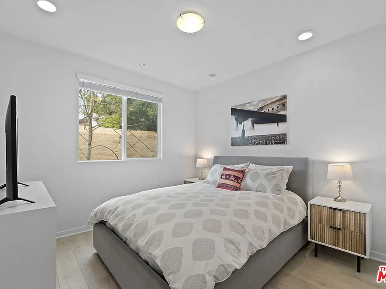 11912 Laurelwood Dr #201 — Photo 24