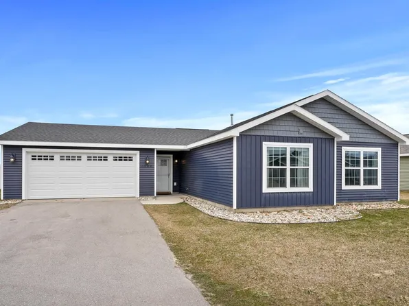 3688 Tanager Dr, Traverse City, MI 49685