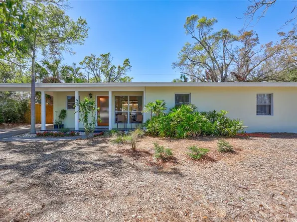 4401 Neptune Dr SE, Saint Petersburg, FL 33705