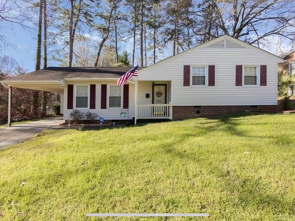 1211 Kenilworth Dr