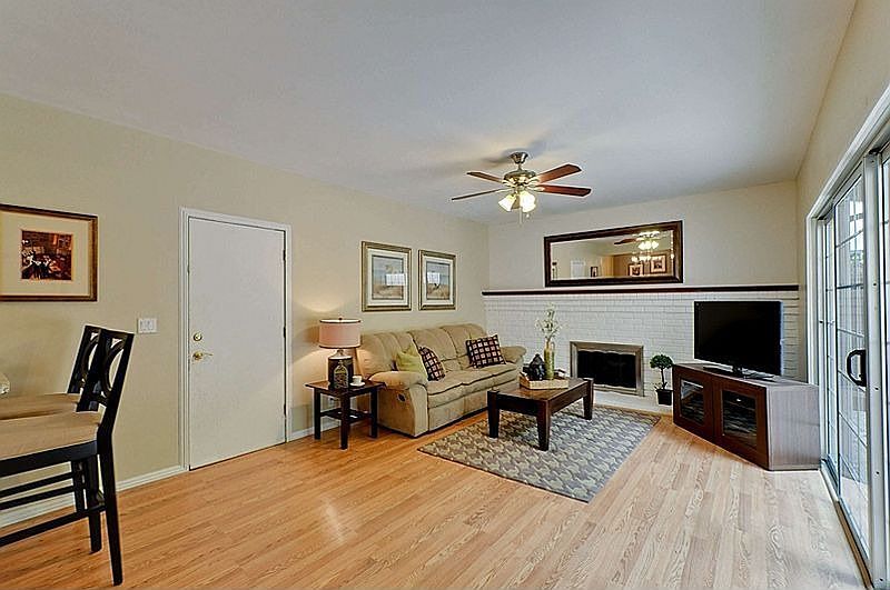 1st image of 513 Kenilworth Ct