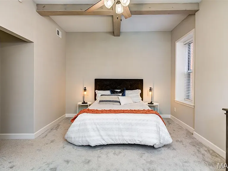 4250 Lindell Blvd #A — Photo 20