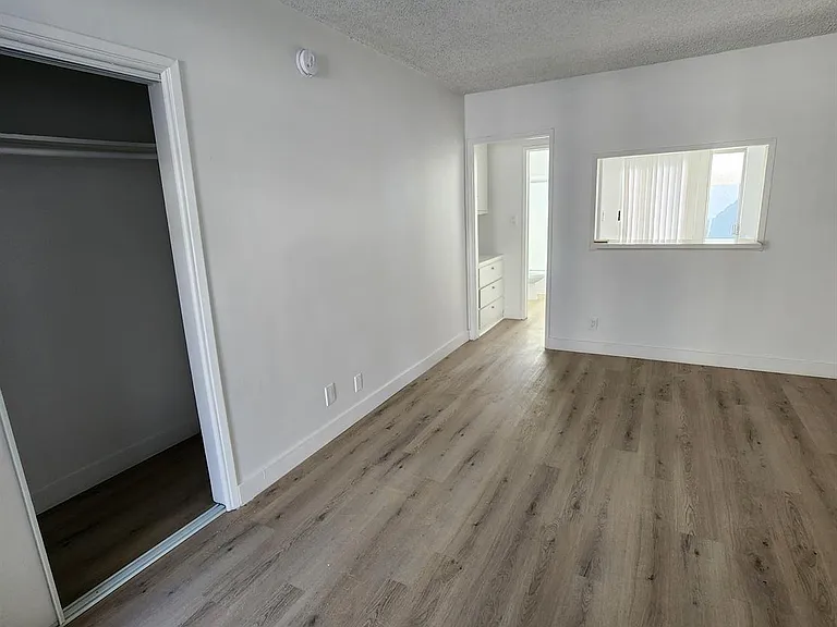 10341 Zelzah Ave #8 — Photo 1