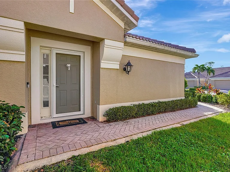 11041 Iron Horse Way — Photo 3