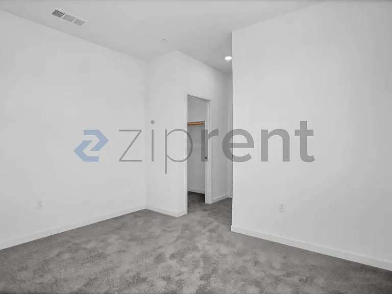 121 Dogwood Ct — Photo 33