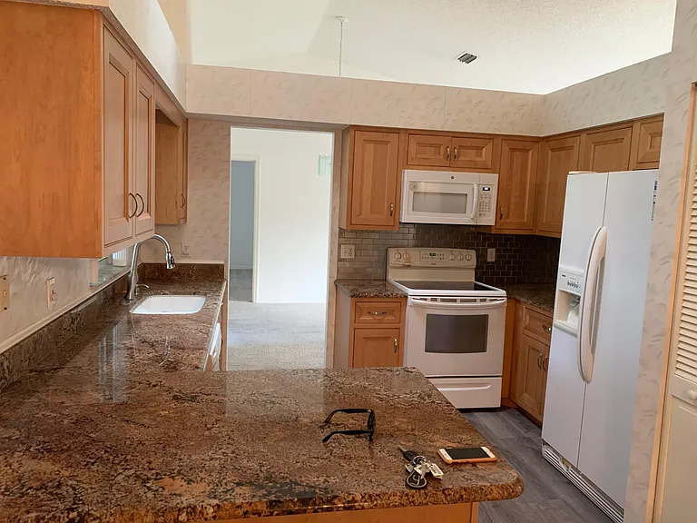 138 Barrington Dr — Photo 11