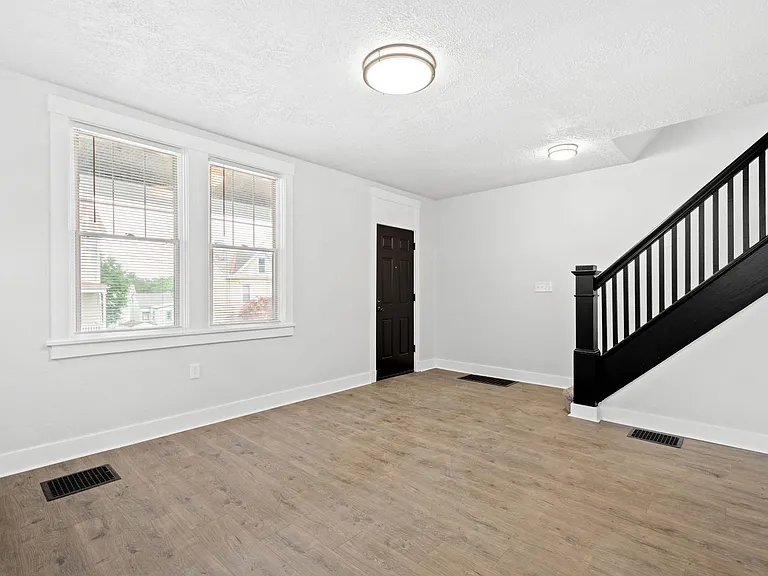 1614 Concordia St — Photo 12