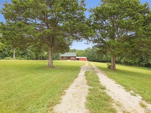 4201 E Four Ridge Rd, Imperial, MO 63052