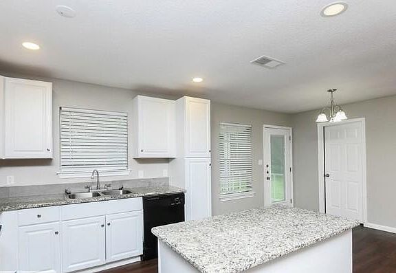 5th image of 70 Wyatt St #0